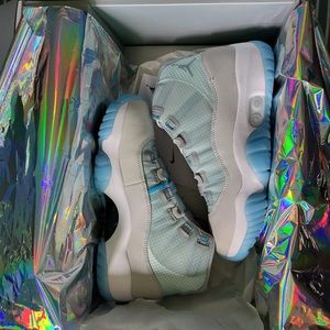 Jordan 11 Adapt powder blue